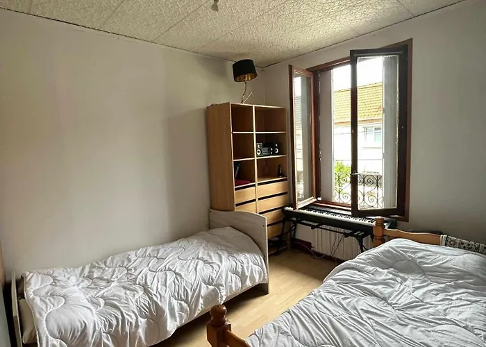 Chambre 3 Lits Pour 4 Personnes Metro 5