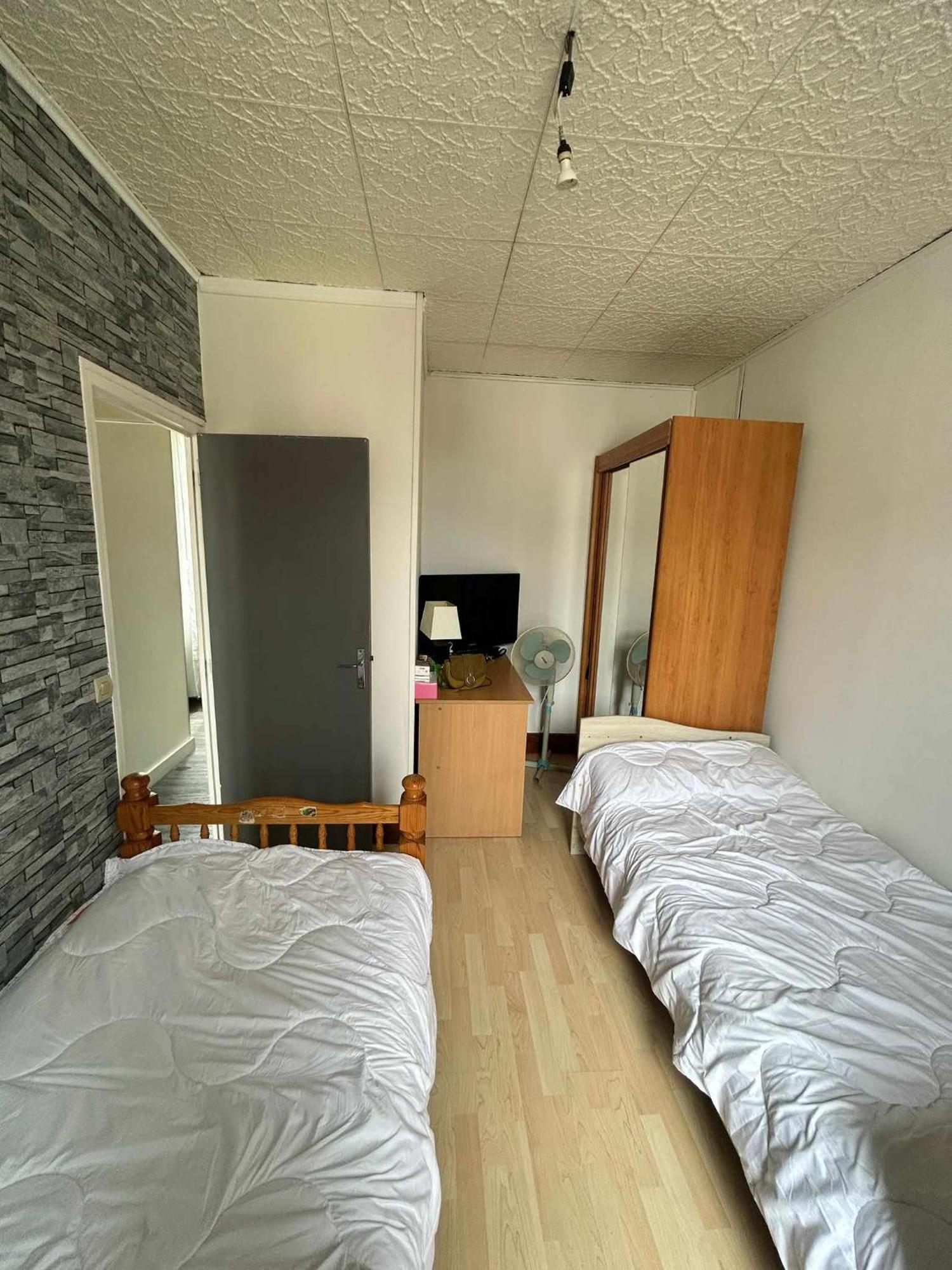 3 Lits Pour 4 Personnes Metro 5 Séjour chez l'habitant